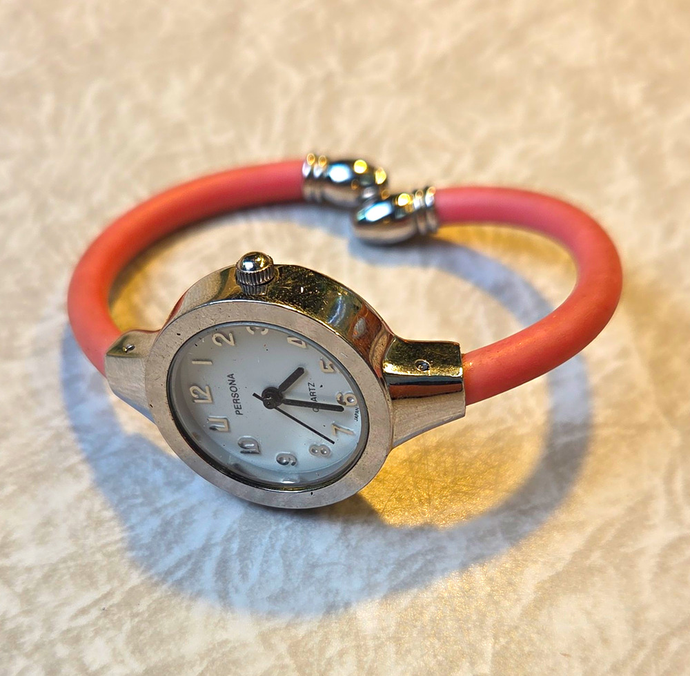 Persona Quartz Women's Analog Quartz Watch White Dial Pink Rubber Bangle